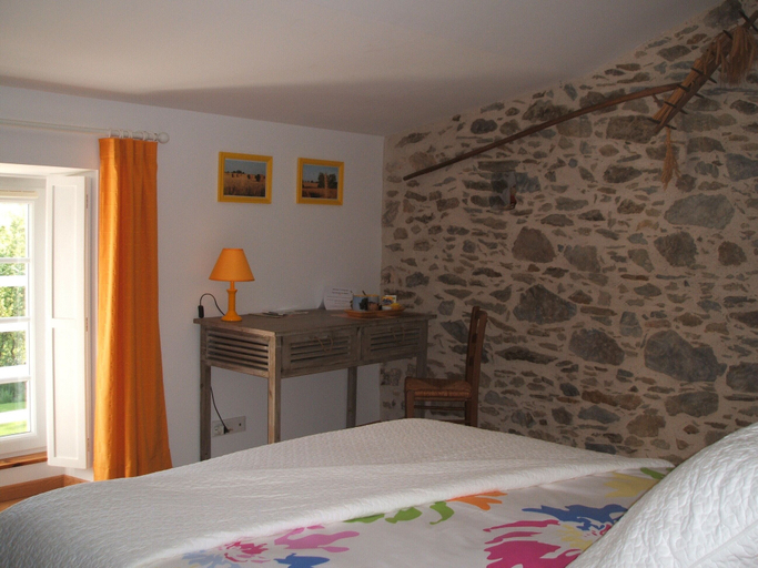 Bedroom 3, Chambres d'hôtes La Charrière, Vendée