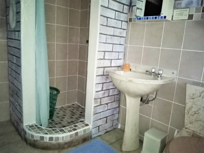 Bathroom 4, St Lucia Wilds, Umkhanyakude