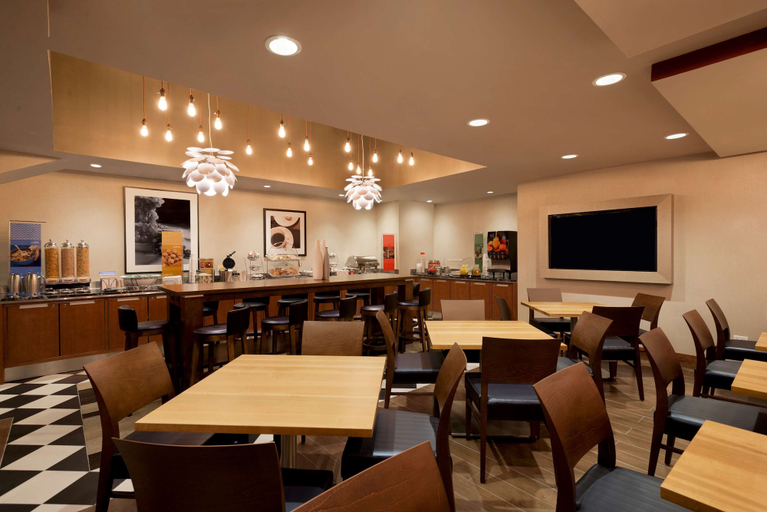 Food & Drinks 5, Hampton Inn Manhattan/Downtown-Financial District, New York