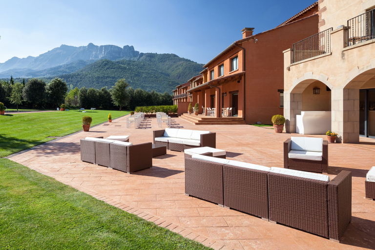 Exterior & Views 1, Hotel Vall de Bas, Girona