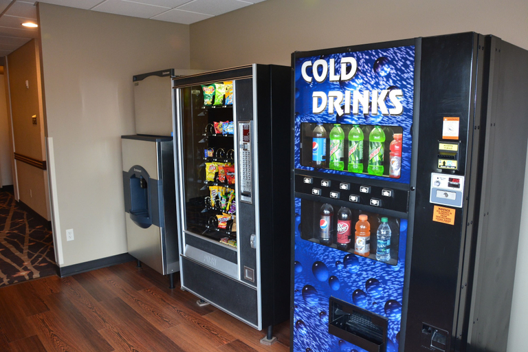 Food & Drinks 5, Roosevelt Inn and Suites, McKenzie