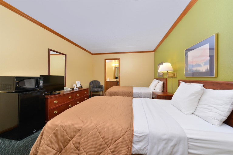 Bedroom 5, Americas Best Value Inn Maumee Toledo, Lucas