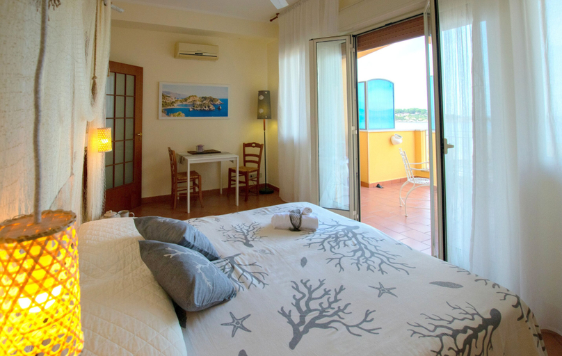Bedroom 4, Palermo Mare Holidays, Palermo