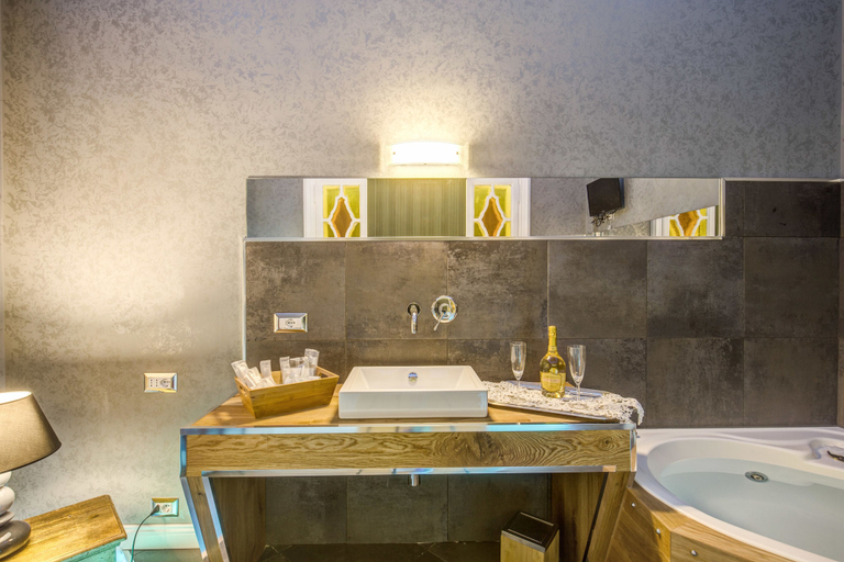 Bathroom 5, Suite in Rome Veneto, Rome