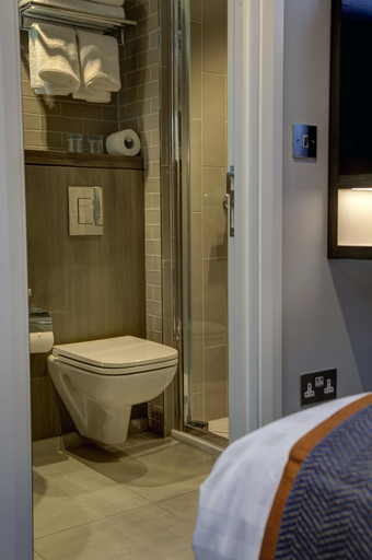 Bathroom 4, Best Western Plus Vauxhall Hotel, London
