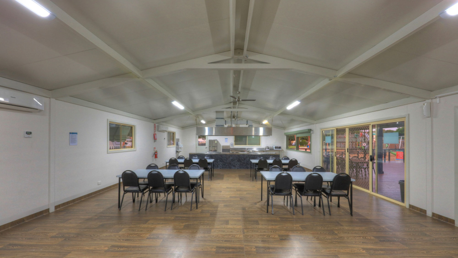 Food & Drinks 5, Yarrawonga Holiday Park, Moira - East