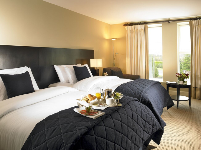 Bedroom 3, Horse and Jockey Hotel