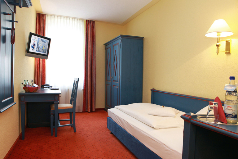 Bedroom 3, Buntes Haus Seiffen - Hotel Erbgericht, Erzgebirgskreis