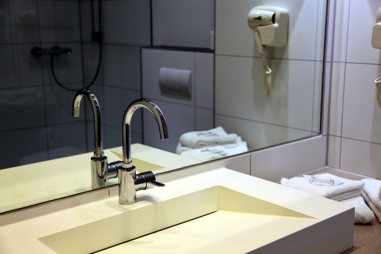 Bathroom 5, Hotel Alea City, Pfaffenhofen an der Ilm