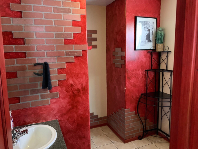 Bathroom 3, Alexander lake lodge, Delta