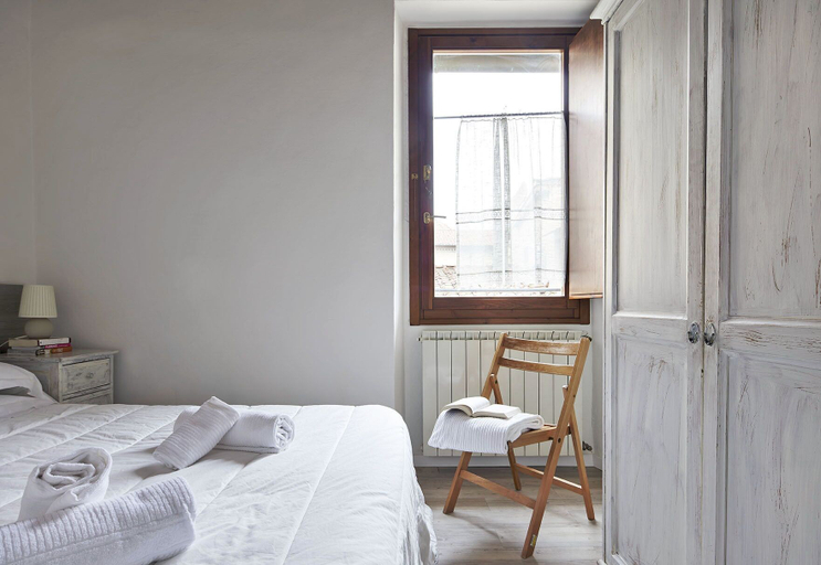 Room 2, A Few Steps to The Duomo Beautiful 2BD Apt, Florence