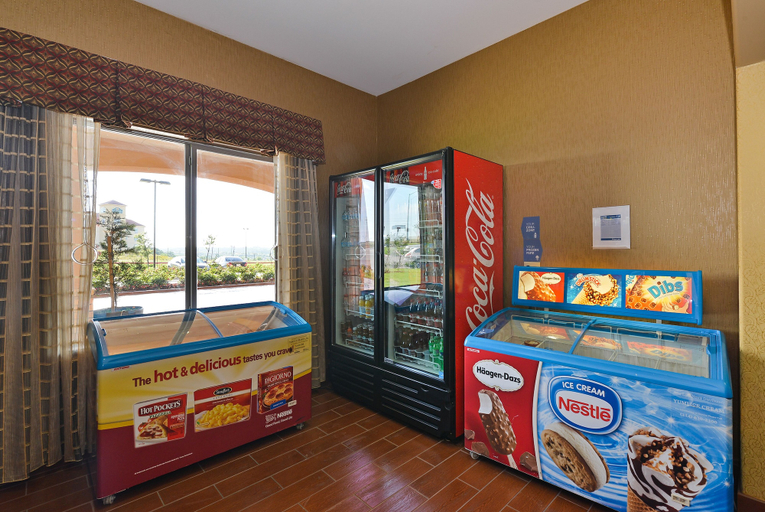 Food & Drinks 5, Comfort Suites Lake Worth, Fort Worth