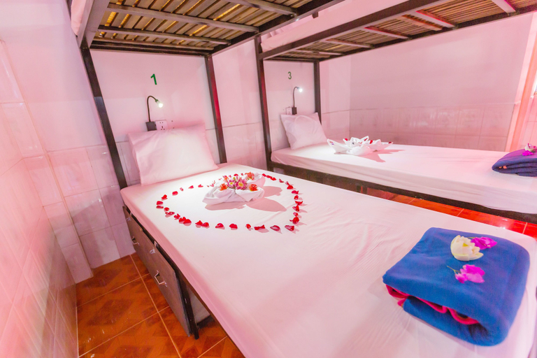 Bathroom 5, Kafu Hostel & Pool, Siem Reap