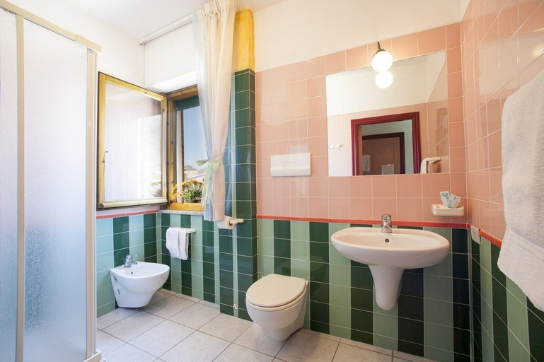 Bathroom, S'Ustiarvu, Nuoro