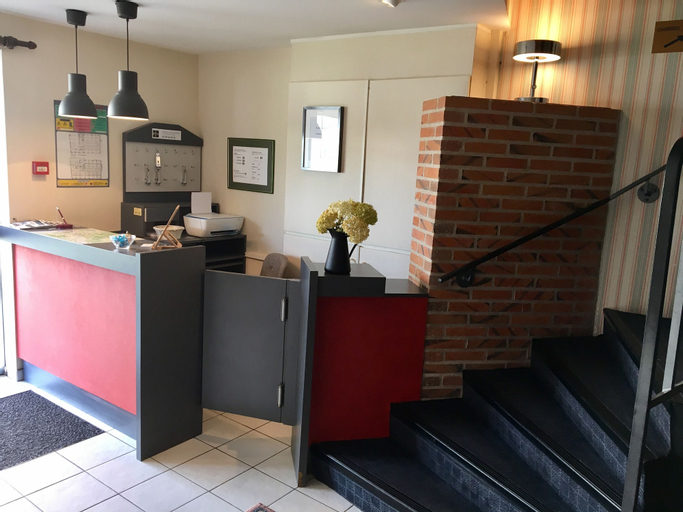 Public Area 2, Hôtel Le Dauphin, Loiret