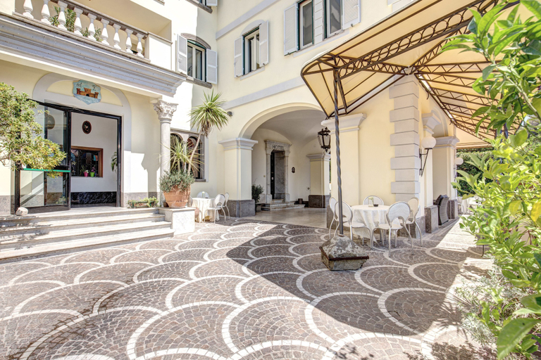 Exterior & Views 2, Hotel Castel Vecchio, Rome