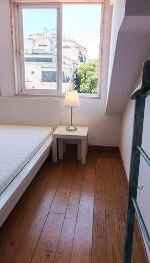 Bedroom 3, Quiet and Sunny central Lisbon apartment, Lisbon