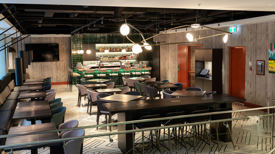 Food & Drinks 5, Delta Hotels by Marriott Vancouver Downtown Suites - Downtown Vancouver, Greater Vancouver