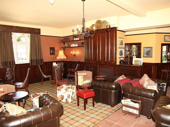 Others 5, The Red Lion, Lincolnshire