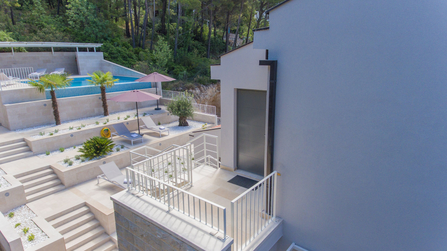 Others 5, Villa MT Brela, Brela