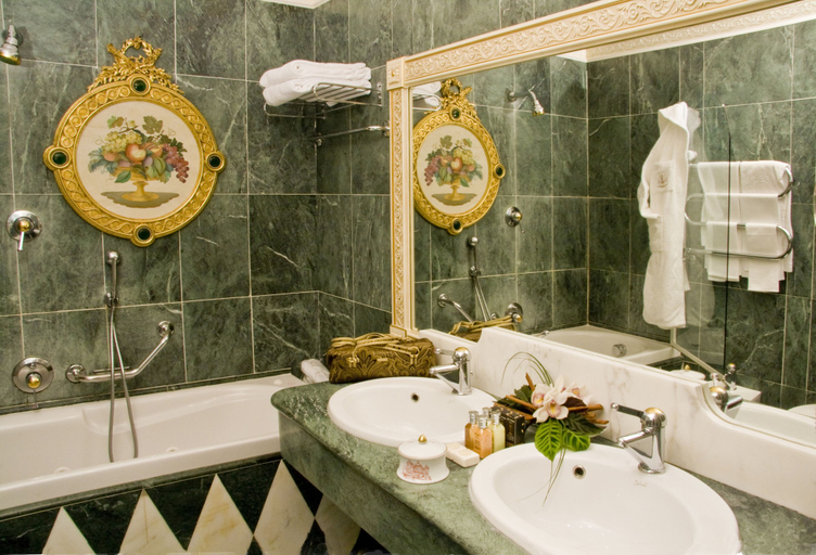 Bathroom 5, Grand Hotel Des Iles Borromees, Verbano-Cusio-Ossola