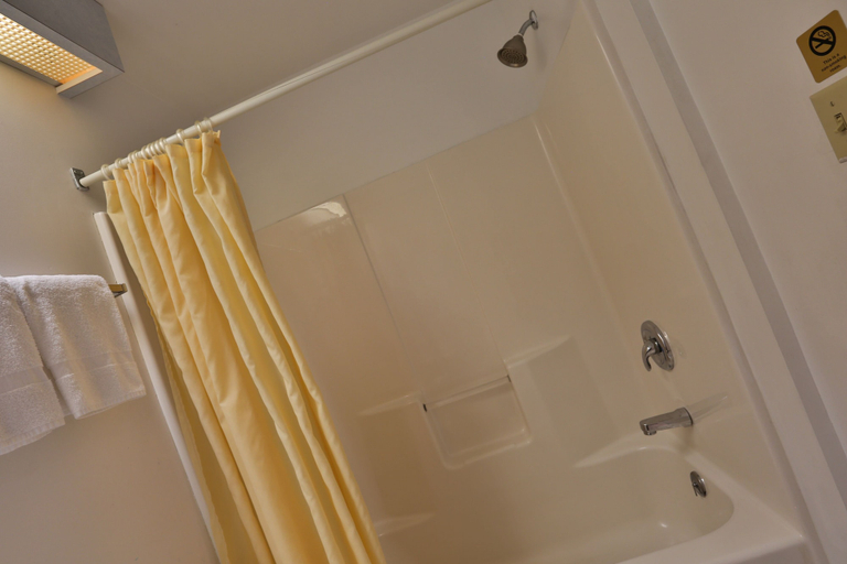 Bathroom 3, Nittany Budget Motel, Centre