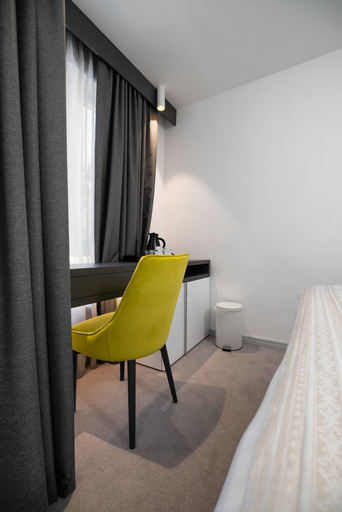 Bedroom 3, Hotel Mirjam, Makarska