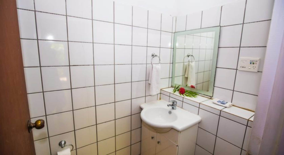 Bathroom 4, Eden's Edge Hotel, Vaimauga West