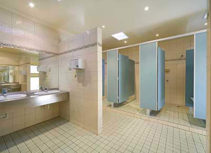 Bathroom 4, Yarrawonga Holiday Park, Moira - East