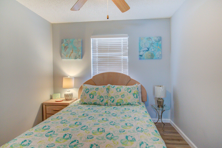 Bedroom 2, 5508 Beach Drive by Forehand Rentals, Bay