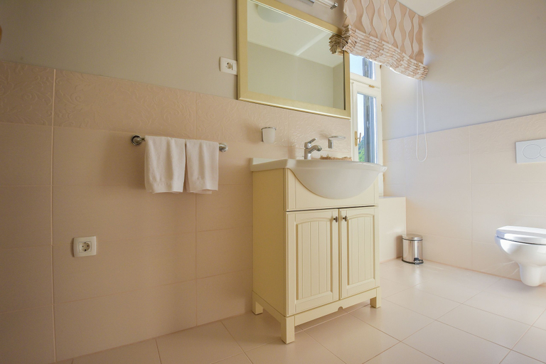 Bathroom 5, Hotel Draga di Lovrana, Lovran