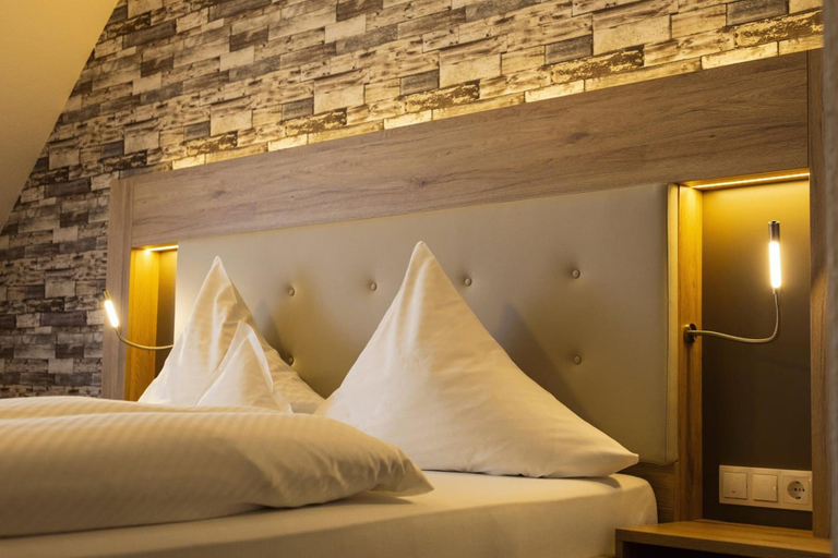 Bedroom 2, Hotel Restaurant Räuber Lippoldskrug, Hildesheim