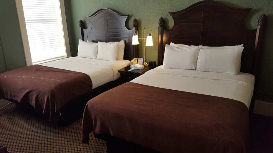 Bedroom 3, Basin Park Hotel and Spa, Carroll