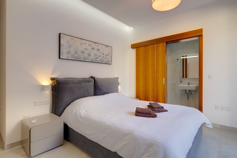 Bedroom 2, Superlative Apartment With Valletta and Harbour Views
