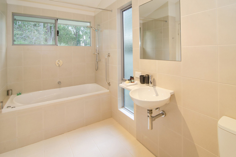 Bathroom 4, Acacia Chalets, Augusta-Margaret River