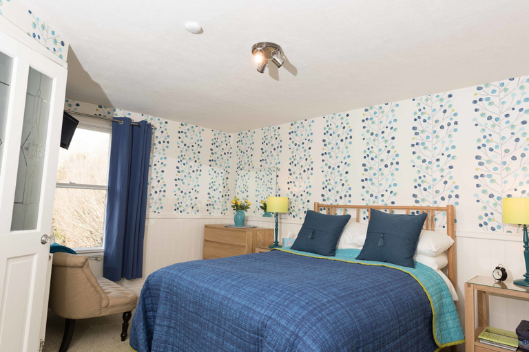 Bedroom 2, Spire House B&B, Wiltshire
