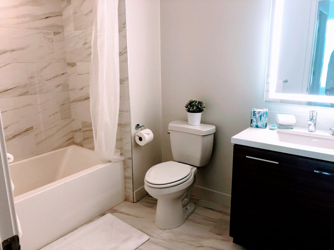Bathroom 4, Resort Style Suites in Downtown LA, Los Angeles