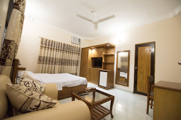 Bedroom 5, Hotel Le Chateau, Dhaka