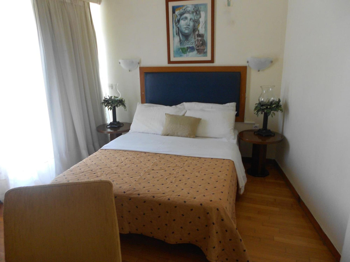 Bedroom 4, Adams Hotel, Attica