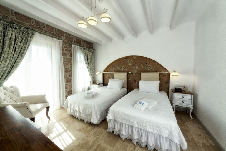 Bedroom 3, Cunda Fora Hotel, Ayvalık