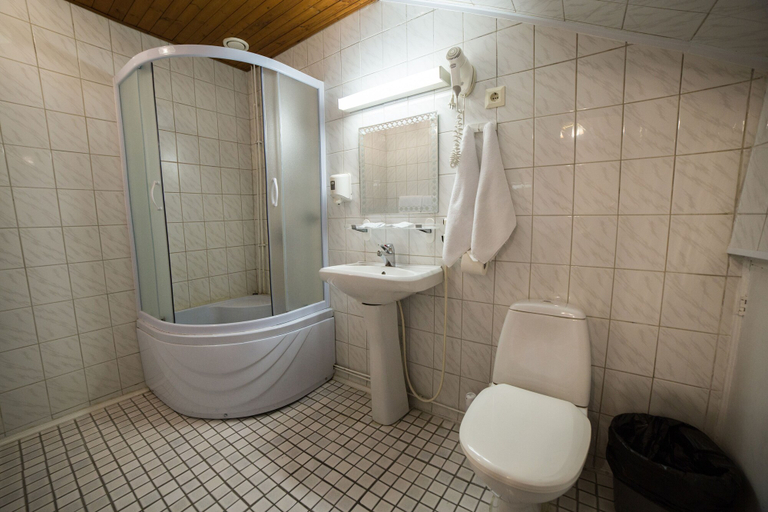 Bathroom 3, Ogni Murmanska, Kol'skiy rayon