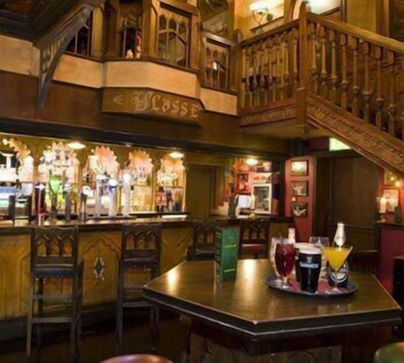 Food & Drinks 4, Greville Arms Hotel