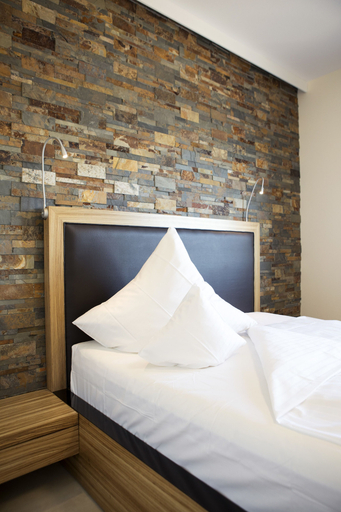 Bedroom 4, Hotel Maxis, Karlsruhe