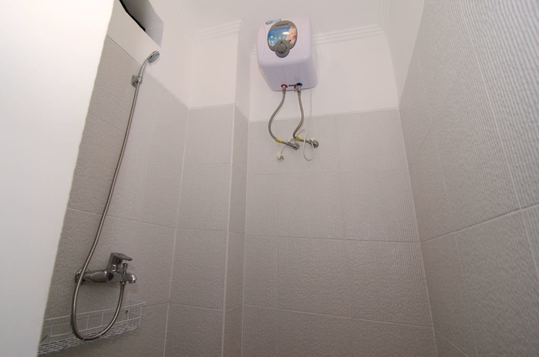 Bathroom 3, Sanur Guest House, Denpasar