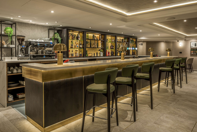 Food & Drinks 5, Hilton London Watford, Hertfordshire