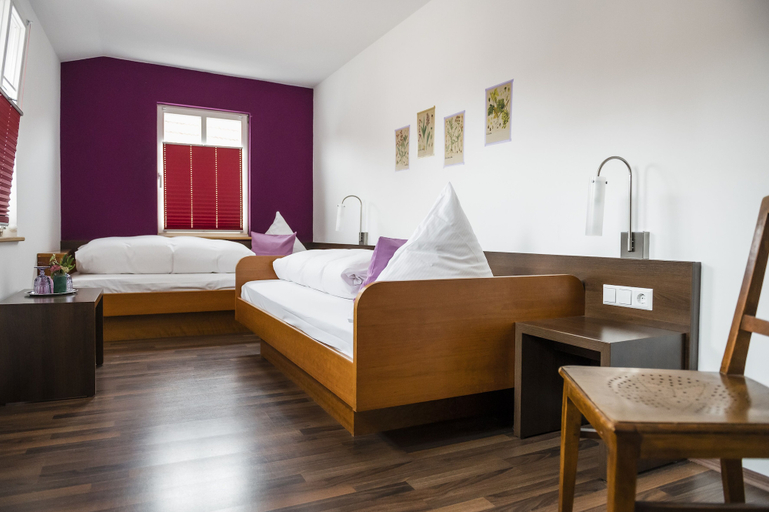 Bedroom 2, Hotel Bären, Ludwigsburg
