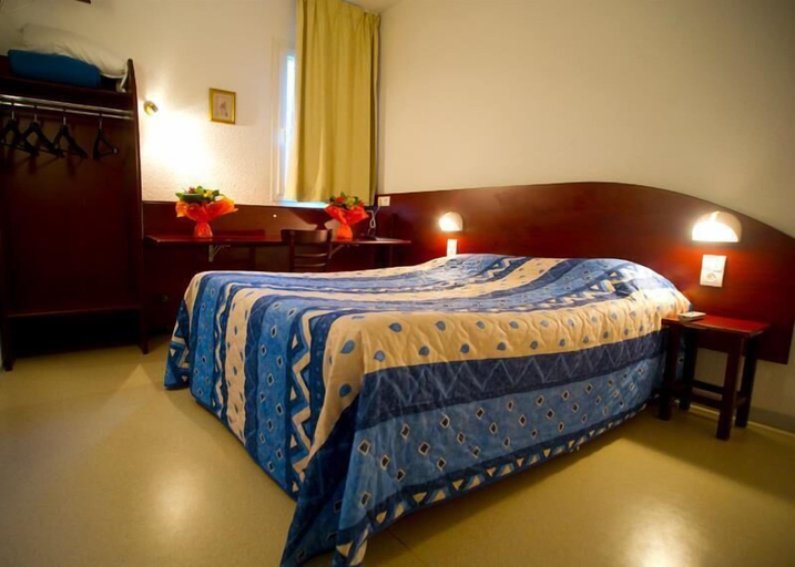 Bedroom 3, Sev'hotel, Aveyron