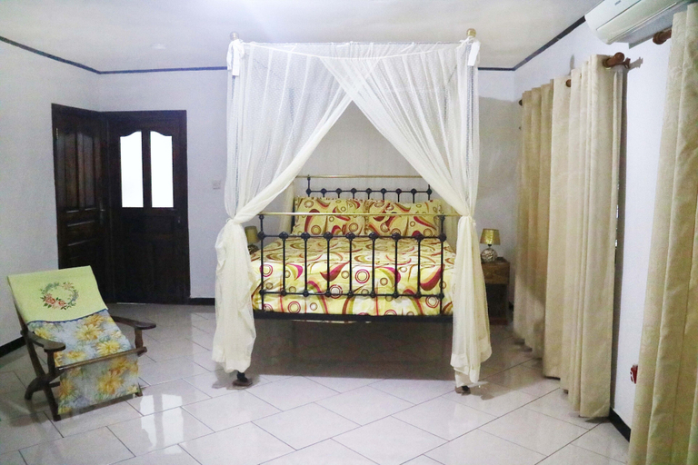 Bedroom 3, Lapasyans Self-Catering