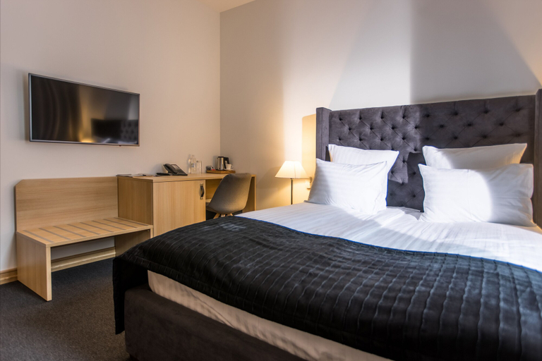 Bedroom 3, Wall Street - Maestro, Odes'ka