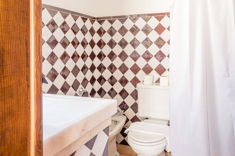 Bathroom 5, Casa da Padeira - TER, Alcobaça